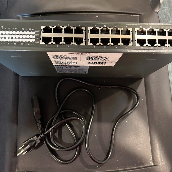 SMC Networks EZ NET (EZNET-24SW) 24-Ports External Switch - Picture 1 of 3